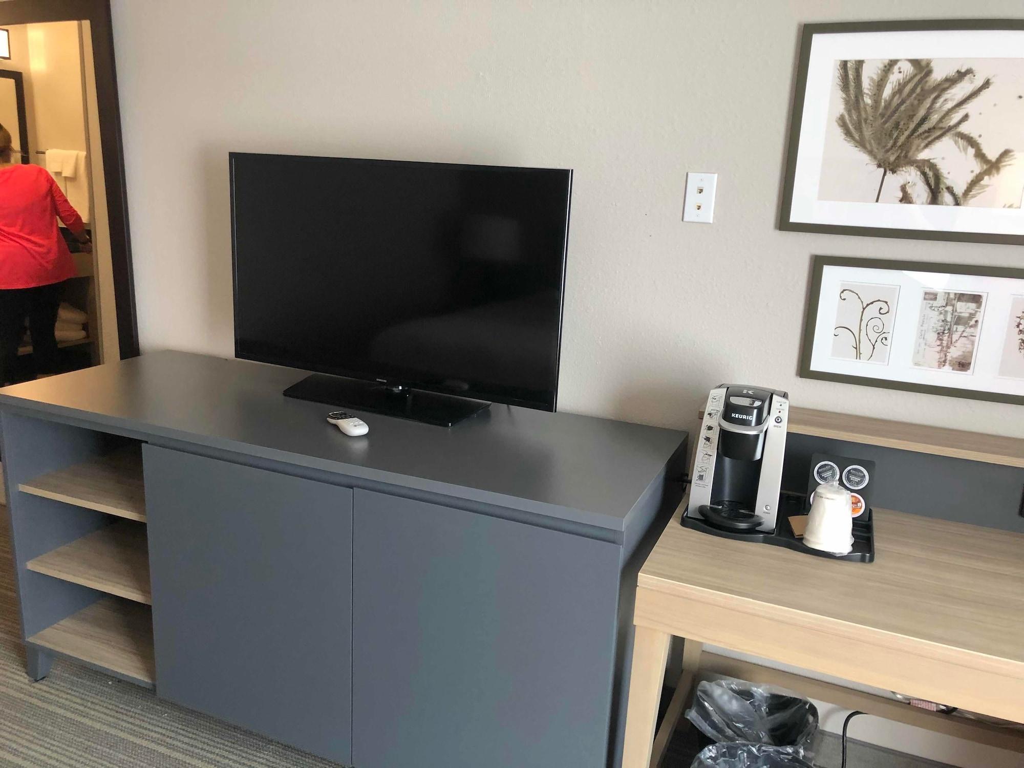 Country Inn & Suites By Radisson, Wichita East, Ks Екстериор снимка