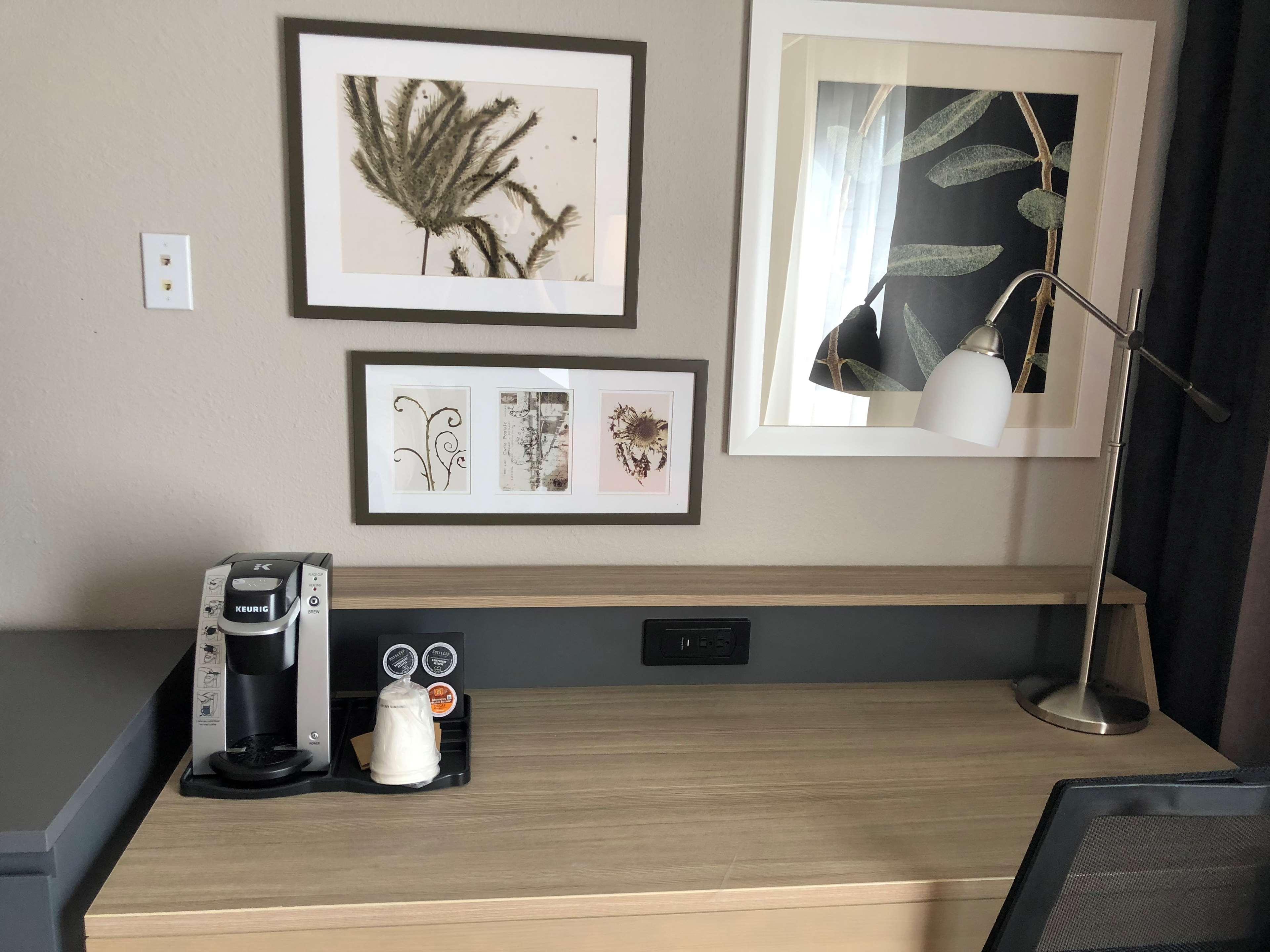 Country Inn & Suites By Radisson, Wichita East, Ks Екстериор снимка