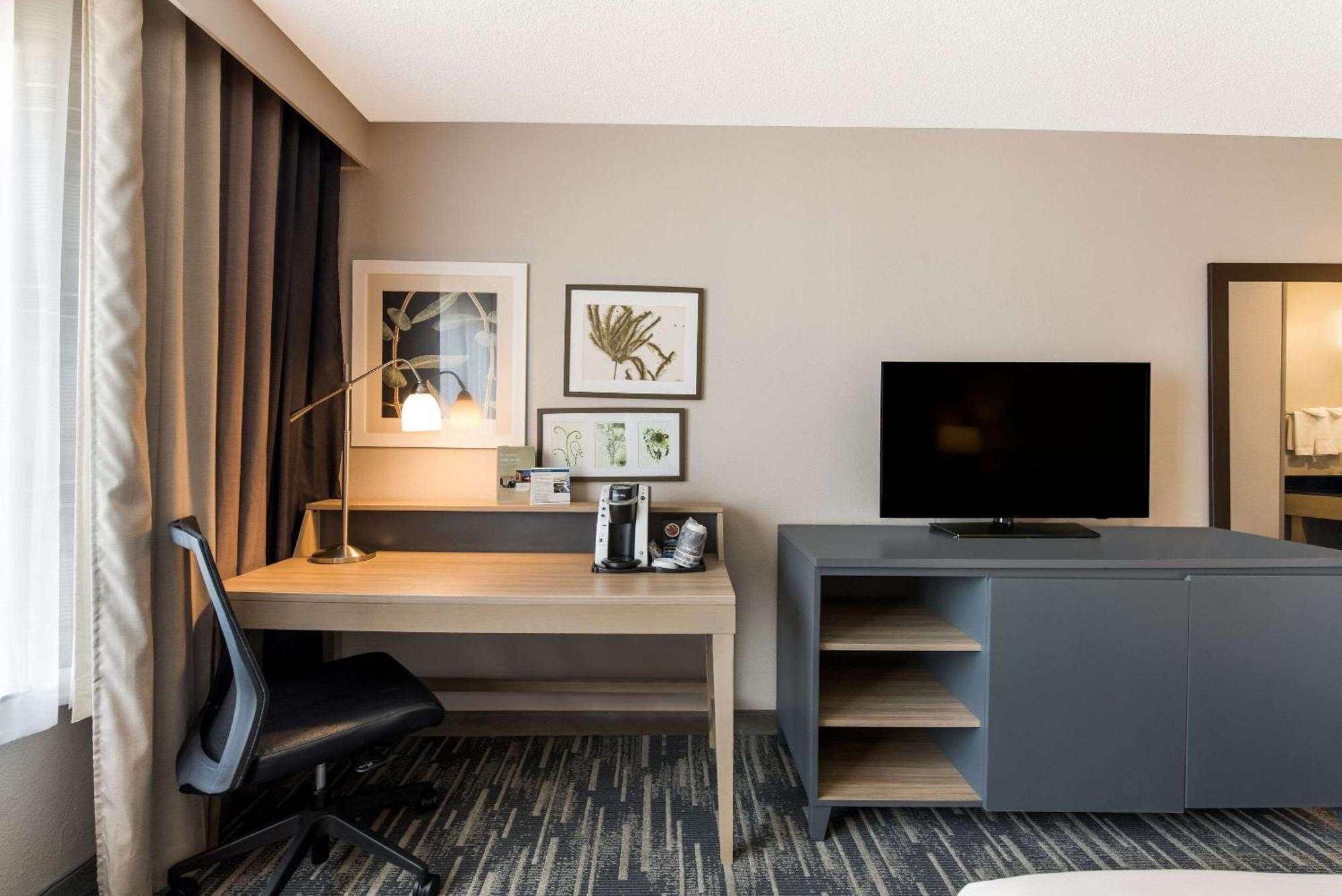 Country Inn & Suites By Radisson, Wichita East, Ks Екстериор снимка