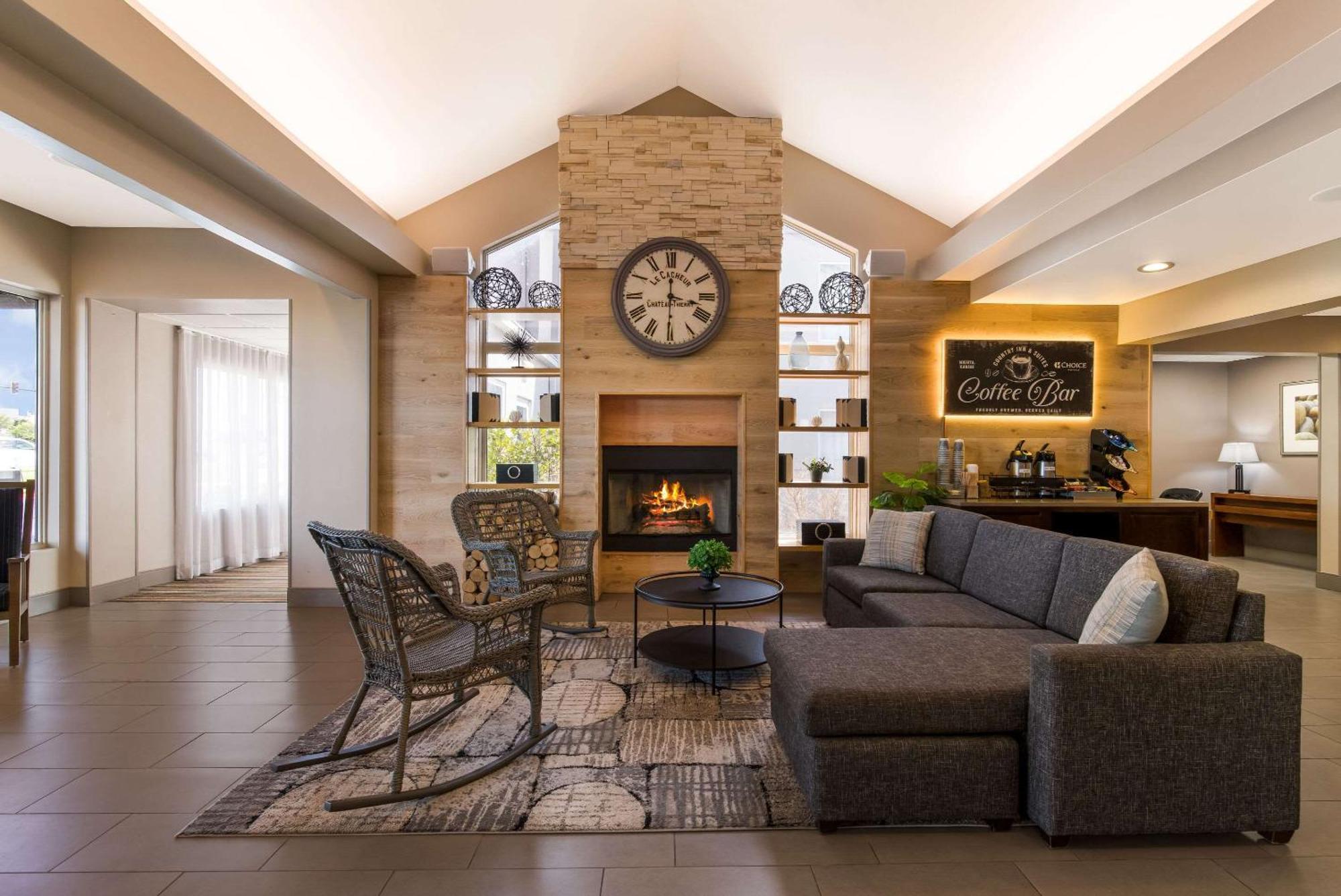 Country Inn & Suites By Radisson, Wichita East, Ks Екстериор снимка