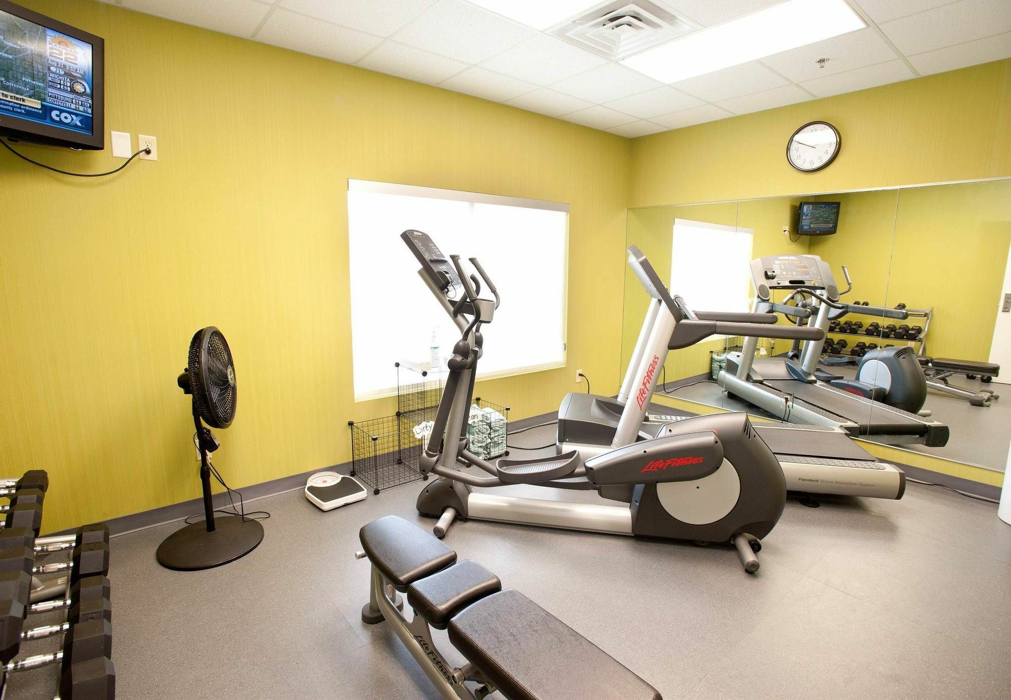 Country Inn & Suites By Radisson, Wichita East, Ks Екстериор снимка
